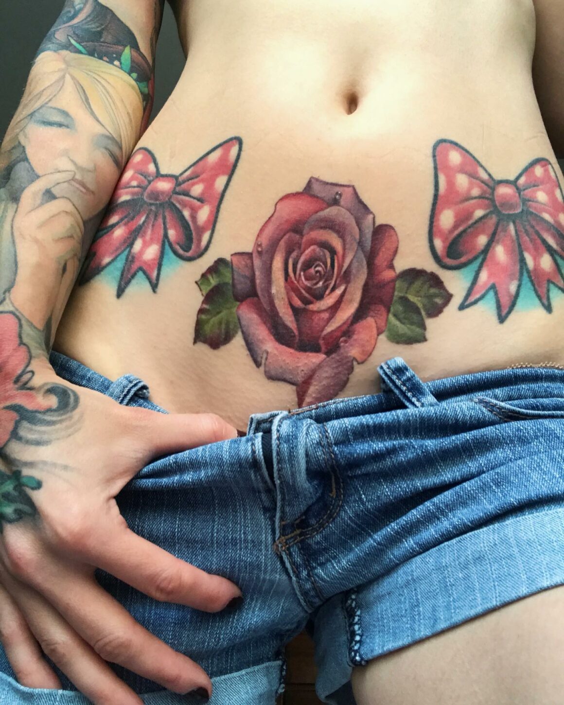 I want to get this on my lower stomach but everyone keeps telling it will  be to painful in that area for my first time what do yall think is the  pain